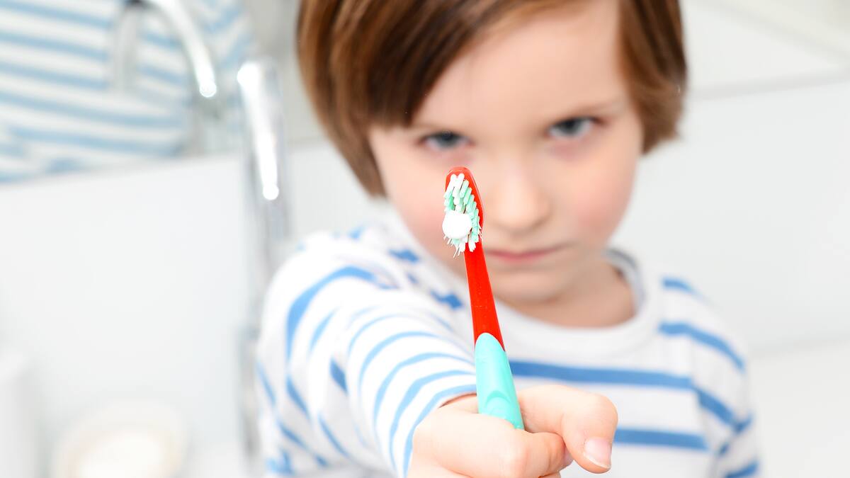 Zähneputzen mit Kindern: Diese Tipps und Tricks helfen | Schweizer
