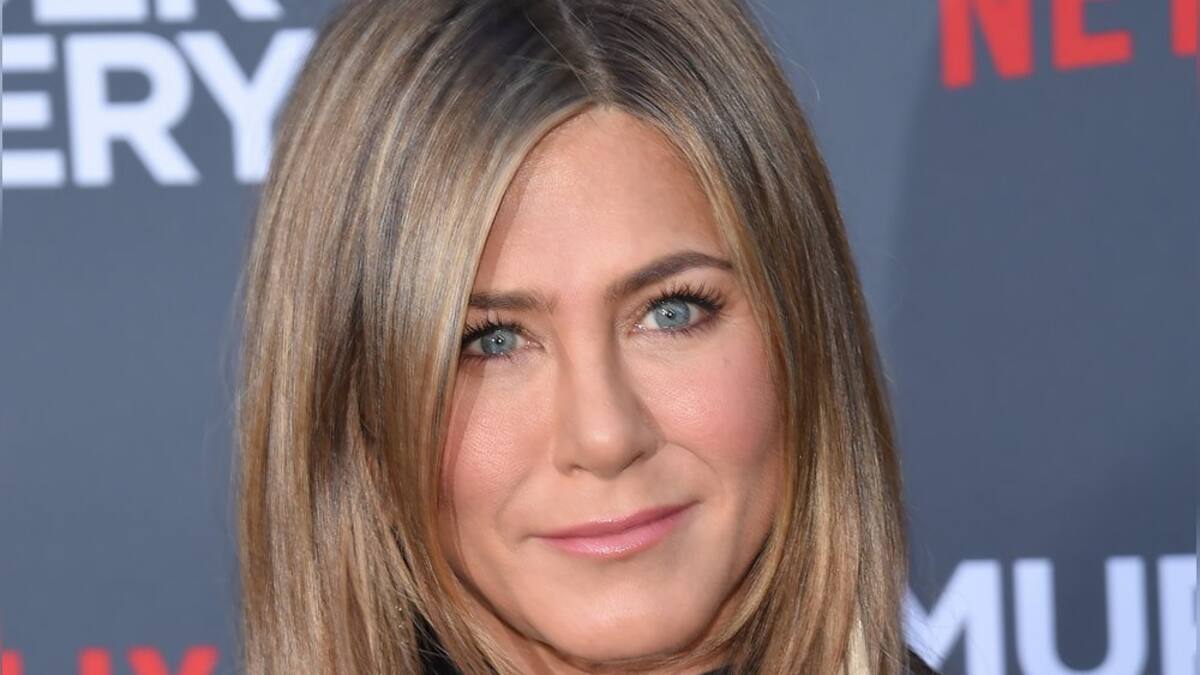 Jennifer-Aniston-zeigt-sich-auf-Instagram-mit-grauen-Haaren