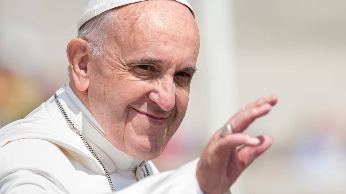 Entwarnung-bei-Papst-Franziskus-OP-ohne-Komplikationen-beendet