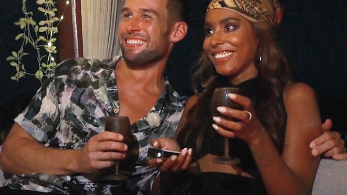 Bachelorette Sharon Battiste und Jan Hoffmann teilen lustige Videos aus Spanien Schweizer Bachelorette Sharon Battiste und Jan Hoffmann teilen lustige Videos aus Spanien Schweizer