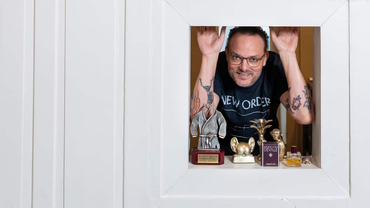 Besuch bei Dominic Deville das macht der Satiriker mit seinem