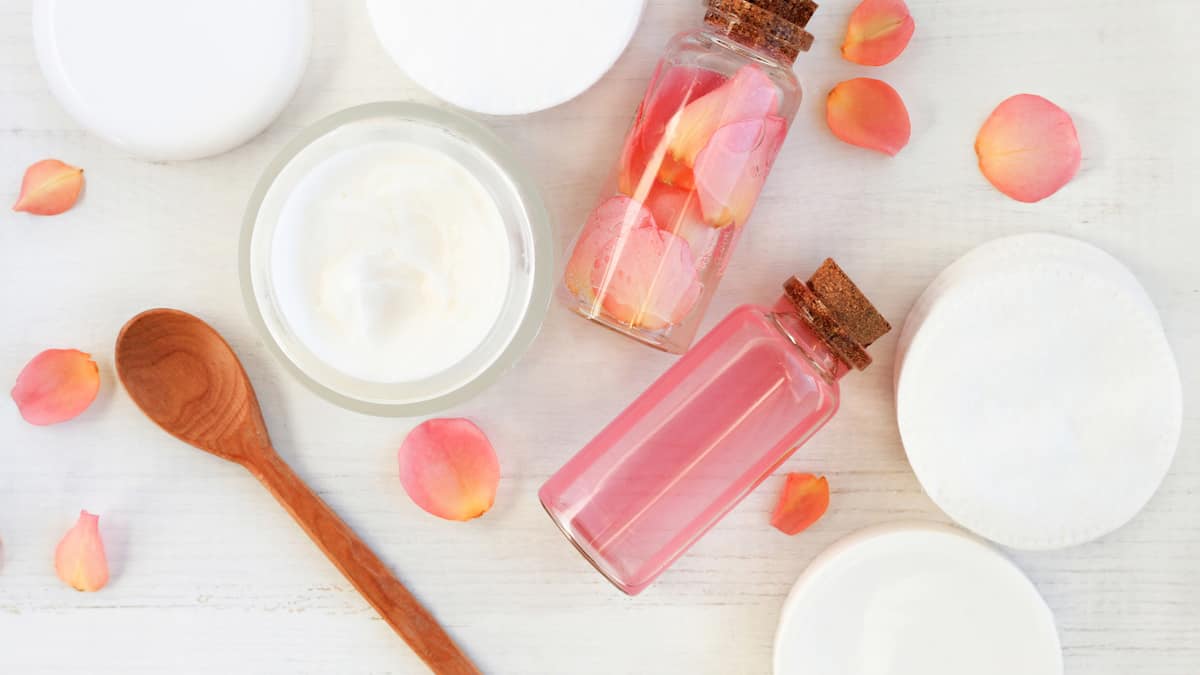 Warum-Rosenwasser-gut-f-r-das-Haar-ist