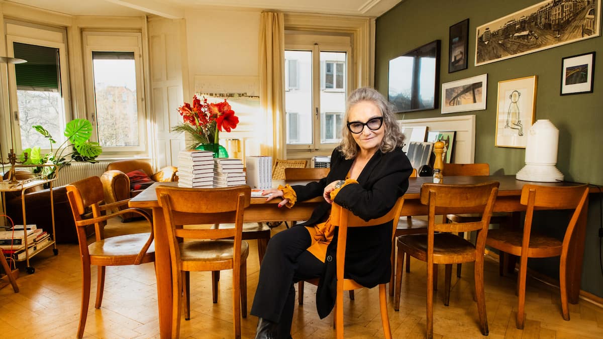 Katja-Fr-h-ver-ffentlicht-ihren-ersten-Roman-mit-72-Jahren-