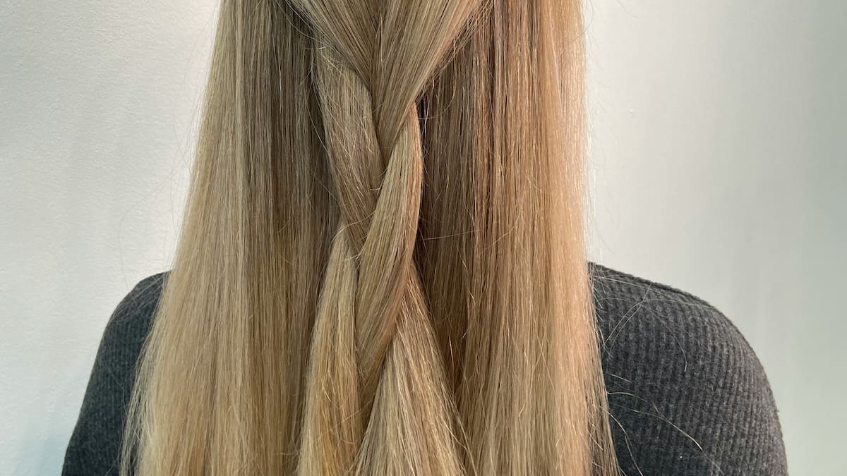 Wie-zaubern-wir-mehr-Volumen-ins-Haar-