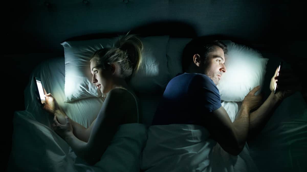 Sexting, flirten und Micro Cheating Wo fängt Fremdgehen an? Schweizer Illustrierte Sexting, flirten und Micro Cheating Wo fängt Fremdgehen an? Schweizer Illustrierte