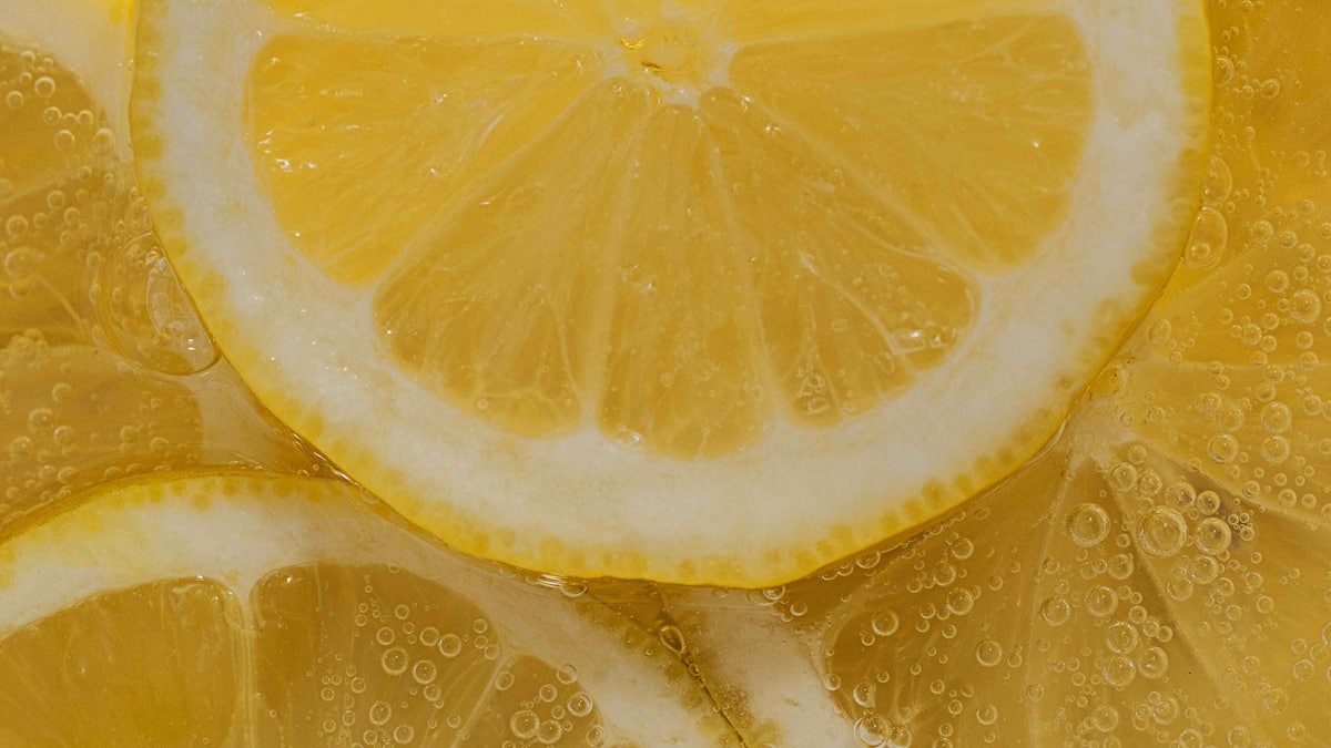 Wie-hilft-die-Zitrone-im-Haushalt-