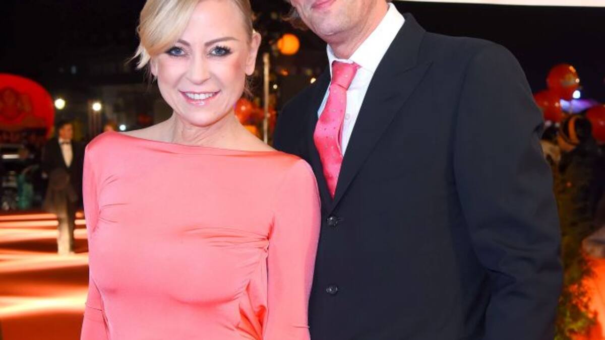 Das bewegte Leben von Jenny Elvers: Erfolge, Trennungen und Neuanfänge - Wie lange ist sie schon im Showgeschäft? Das bewegte Leben von Jenny Elvers: Erfolge, Trennungen und Neuanfänge - Wie lange ist sie schon im Showgeschäft?