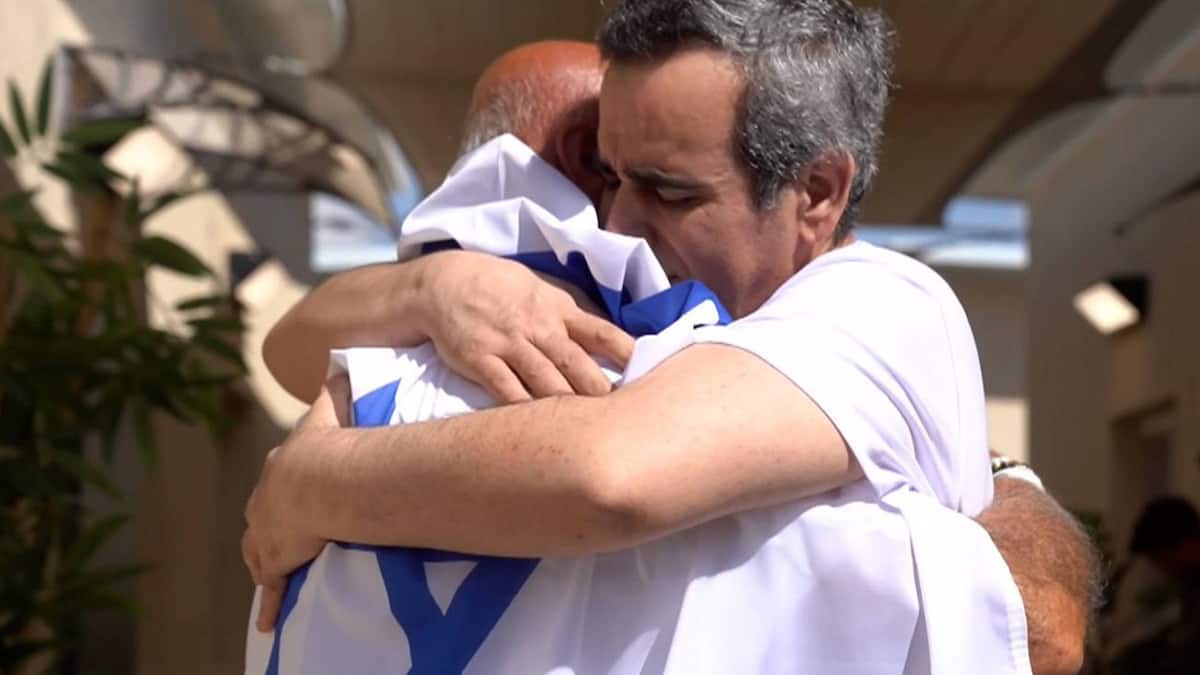 Hamas-Geiseln-sind-frei-TV-Sender-ndern-Programm-f-r-Sondersendungen