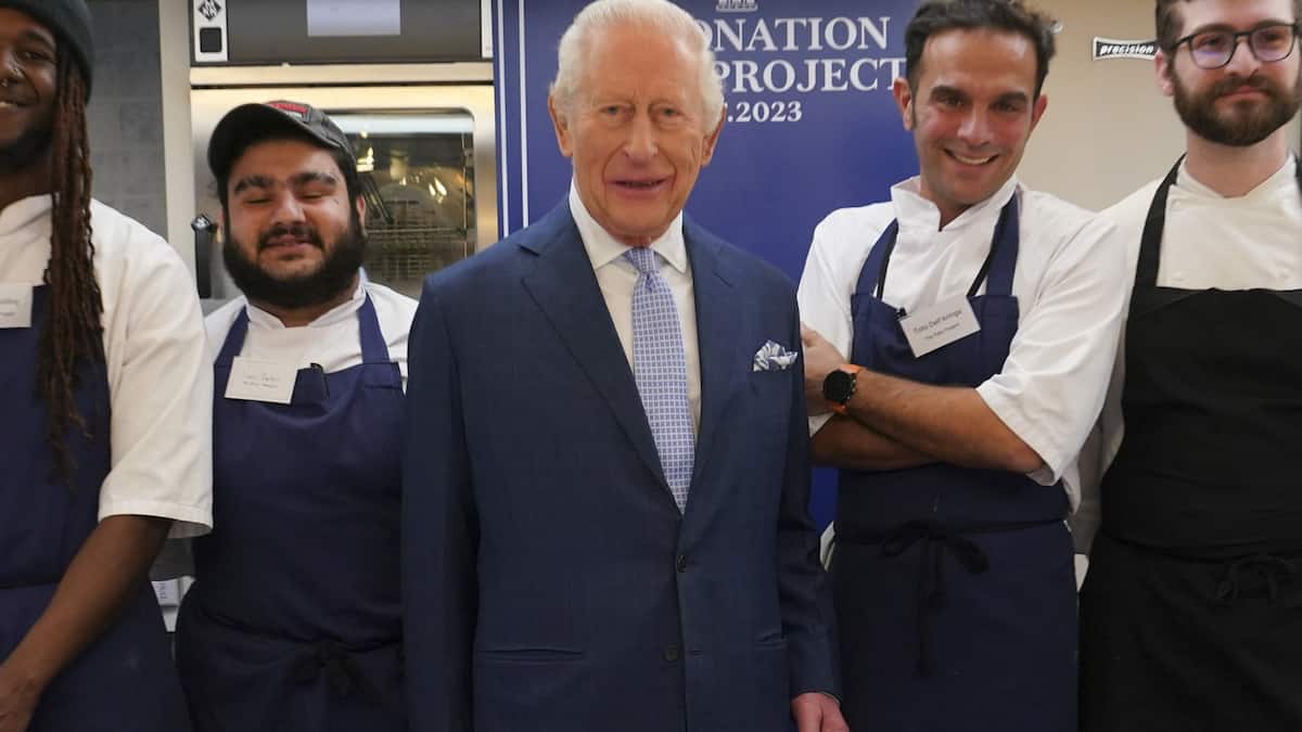 Kein-Essen-f-r-die-Tonne-K-nig-Charles-feiert-zweij-hriges-Jubil-um