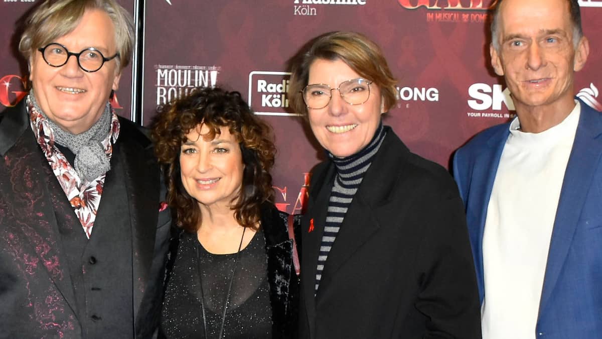 Emotionaler-Auftritt-Hape-Kerkeling-bei-Aids-Gala-in-K-ln