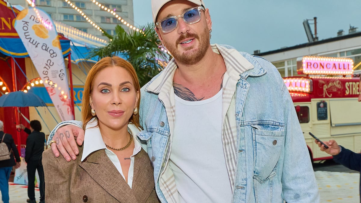 -Hofnarr-liebt-die-Queen-Tara-Tabitha-und-Dennis-Lodi-bekommen-Show