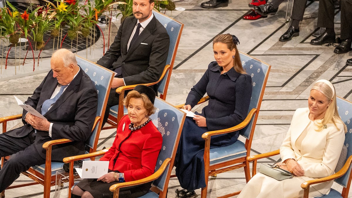 Nobelpreis-Deb-t-Ihre-Eltern-nehmen-Ingrid-Alexandra-in-die-Mitte