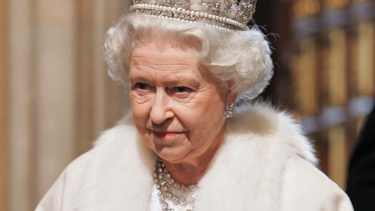 Queen Elizabeth II wird pelzfrei und das mit 93! | Schweizer Illustrierte