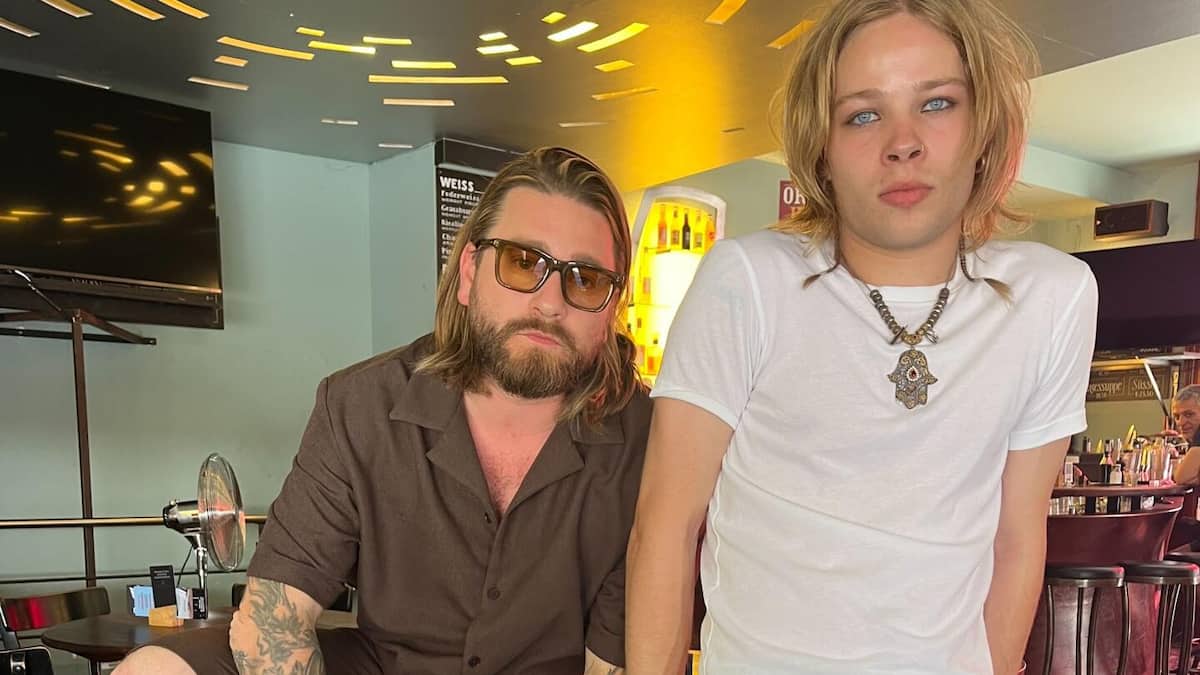 Baschi-erz-hlt-Liv-ist-mir-im-Ausgang-ins-Auge-gestochen-
