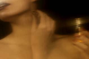 So definiert Tiktok Beauty neu «Blind Smelling» von Düften ist im Trend. Wegen TikTok und Co. kaufen Menschen zunehmend Parfums, ohne vorher daran geschnuppert zu haben.