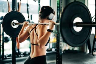 Vier Tricks für mehr Trainingserfolg Tagein tagaus mit denselben Hanteln zu trainieren, ist nur mässig effektiv.