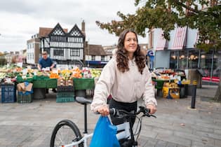 Besuch bei Nati-Goalie Livia Peng in England <p>Für Nati-Torhüterin Livia Peng hat ein neuer Lebensabschnitt begonnen – in Leatherhead, einer kleinen Stadt <br /> südlich von London.</p>