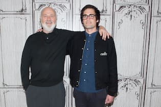 Wer ist Rob Reiners (†78) Sohn Nick Reiner? <p>Nick Reiner (r.) soll seinen Vater Rob und seine Mutter Michele ermordet haben.</p>