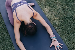 Welche Yoga-Pose hilft beim einschlafen? Yoga Taubenpose