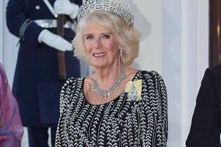 Staatsbankett: Camilla würdigt mit Schmuck Queen Elizabeth II. Camilla beim Staatsbankett in Berlin.
