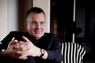 Anwalt der Crans-Montana-Opfer: «Ein Urteil heilt die Seele nicht» <p>Anwalt Sébastien Fanti bei sich zu Hause in Sion. Sowohl sein Büro als auch die Wohnung der Familie sind in unscheinbaren Blocks im Walliser Hauptort.</p>