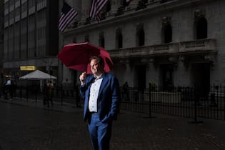 «Die USA sind kein sicherer Hafen mehr» Stürmische Zeiten an der Wall Street: Journalist Jens Korte ist für viele deutschsprachige Medien der Erklärer vor Ort.