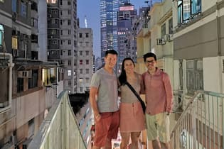 Wendy Holdener trifft ihre Brüder in Hongkong Wendy Holdener mit Bruedern