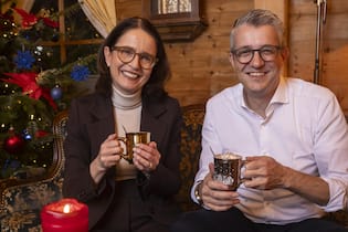 «Beni muss noch den Luna-Test bestehen. Unsere Hündin hat ein gutes ‹Gspüri› für Menschen» <p>Auf eine Schoggi und einen Pfefferminztee mit Susanne Vincenz-Stauffacher (58) und Benjamin Mühlemann (46) im Gstaader Fonduestübli in Bern.</p>