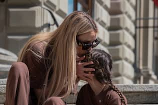 Für Anja Zeidlers Tochter Jela stehen diesen Sommer Veränderungen an Anja Zeidler mit Tochter Jela.