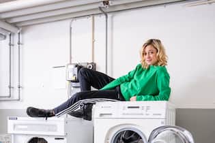 «Ich war entsetzt, wie skrupellos Lügen verbreitet werden» <p>Künstlerin und Autorin Lara Stoll freut sich über kleine Dinge im Alltag – so über den Tumbler in ihrer neuen Wohnung in Zürich Wiedikon.</p>