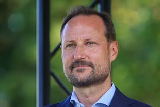 Absurde Forderung: «Haakon, verzichte auf den Thron!» Königlicher Podcast «RoyalTea» Absurde Forderung: «Haakon, verzichte auf den Thron!»