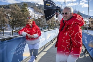Zwischen Selfies und Staatsfragen <p>Ruth Metzler-Arnold von ihrem Mann ins rechte Licht gerückt: «Ich bin ganz relaxt», sagt Stephan Zimmermann unterwegs mit der obersten Sportlerin<br />der Schweiz.</p>