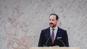Endlich! Statement von Kronprinz Haakon vor Prozessbeginn gegen Stiefsohn! Königlicher Podcast «RoyalTea» Endlich! Statement von Kronprinz Haakon vor Prozessbeginn gegen Stiefsohn!