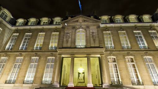 Sarkozy_Bruni_Palast_courdupalais