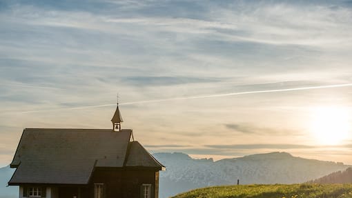 Hochzeit planen Schweiz klein schlicht Standesamt oder Kirche