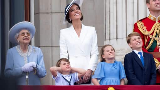 Trooping the Colour The Queen, The Duchess of Cambridge, The Duke of Cambridge, Prince George, Princess Charlotte and Prince Louis riding appear on Buckingham Palace balcony during Trooping the Colour, part of the Platinum Jubilee celebrations. Credit: Doug Peters/EMPICS PUBLICATIONxNOTxINxUKxIRL Copyright: xDougxPetersx 67247500