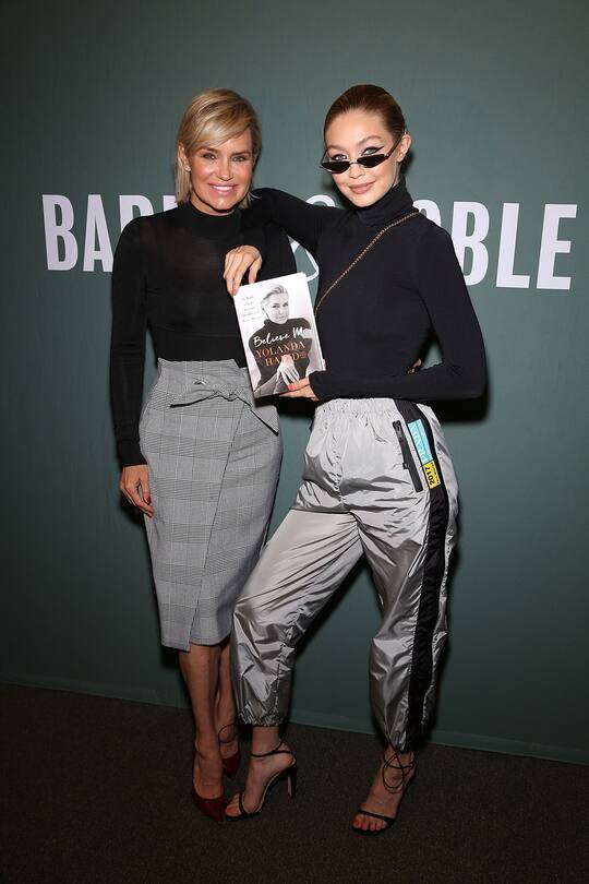 NEW YORK, NY - SEPTEMBER 13: Gigi Hadid attends her mother Yolanda Hadid's book signing of "Believe Me: My Battle with the Invisible Disability of Lyme Disease" at Barnes & Noble Tribeca on September 13, 2017 in New York City. (Photo by Manny Carabel/Getty Images)
