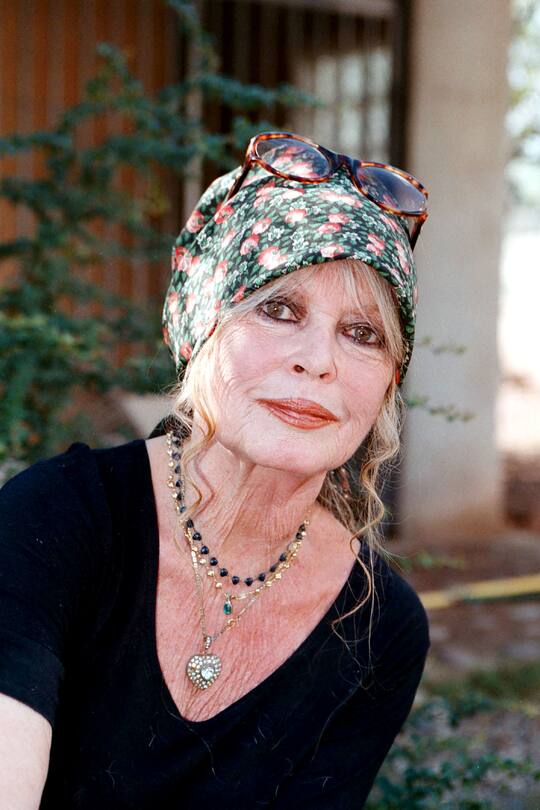 395783 04: Animal rights activist Brigitte Bardot visits her dog refuge "The Nice Dogs" of Carnoules on October 7, 2001 in Paris, France. (Photo by Charly Hel/Prestige/Getty Images)