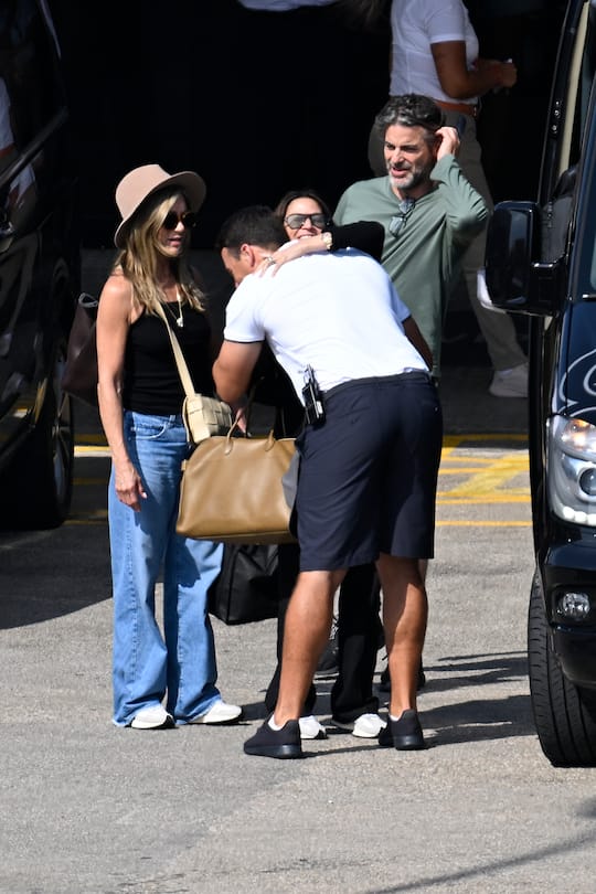 Offenbar schon – und zwar in den Mann rechts. Hier sind sie auf Mallorca zu sehen, kurz vor ihrem Yacht-Törn.