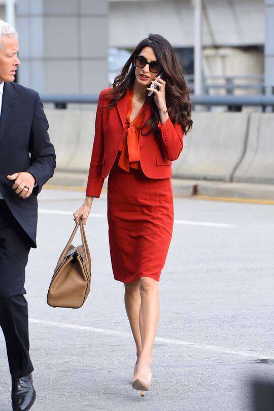 NEW YORK, NY - SEPTEMBER 21: Amal Clooney seen at JFK Airport on September 21, 2017 in New York City. (Photo by Robert Kamau/GC Images)