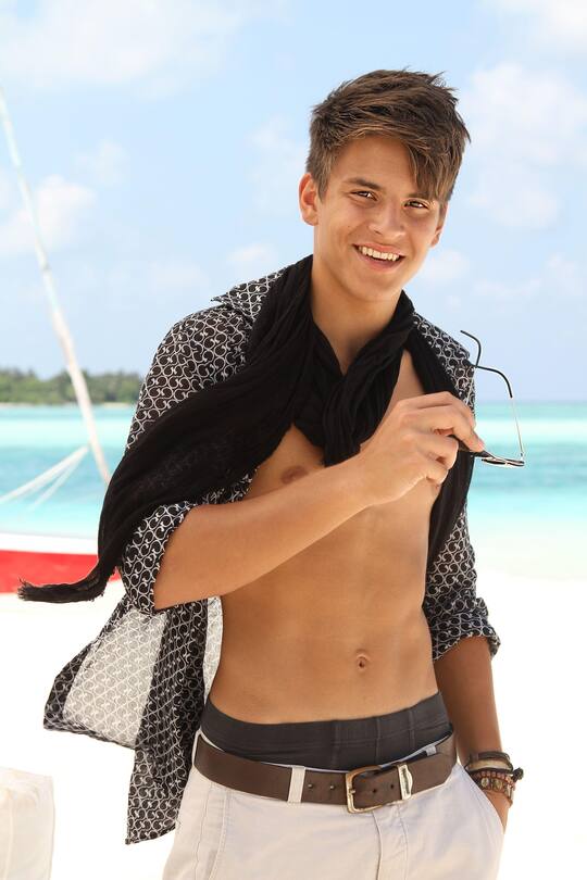 DSDS Luca Mohr oben ohne Brust fast nackt Malediven