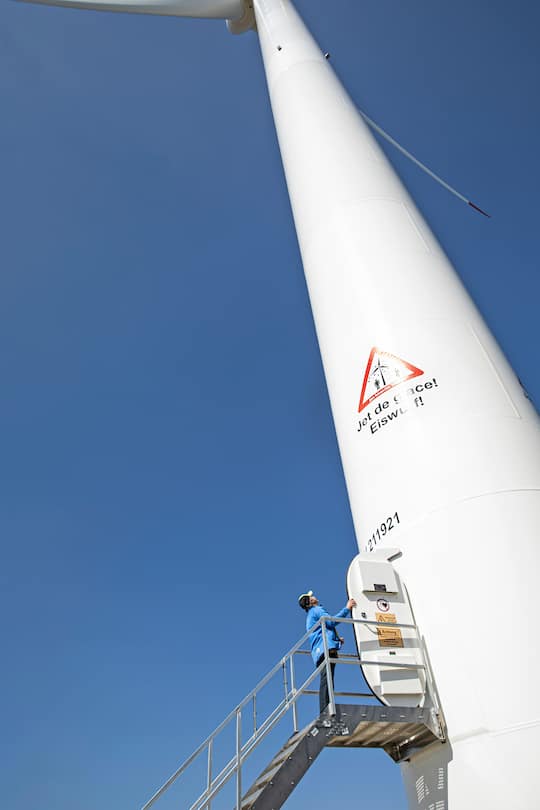 Mont Soleil GRUEN Mont Crosin Cedric Zbinden Pierre Berger BKW Windenergie