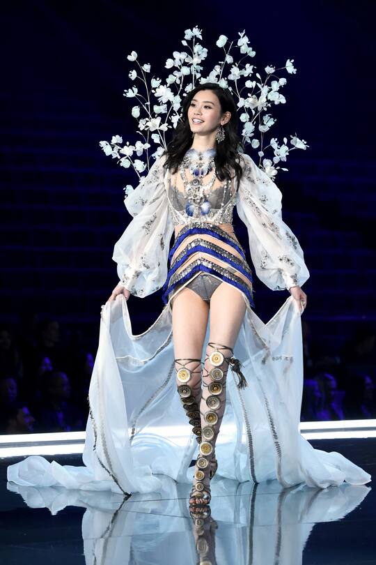 Ming Xi Victoria's Secret Show