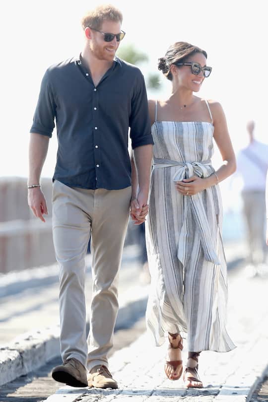 FRASER ISLAND, AUSTRALIA - OCTOBER 22: Prince Harry, Duke of Sussex and Meghan, Duchess of Sussex walk along the picturesque Kingfisher Bay Jetty on October 22, 2018 in Fraser Island, Australia. The Duke and Duchess of Sussex are on their official 16-day Autumn tour visiting cities in Australia, Fiji, Tonga and New Zealand (Photo by Chris Jackson/Getty Images)