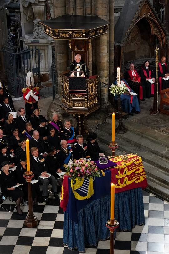 Zur Beerdigung der Queen waren die Reihen gefüllt mit royalen Titeln.