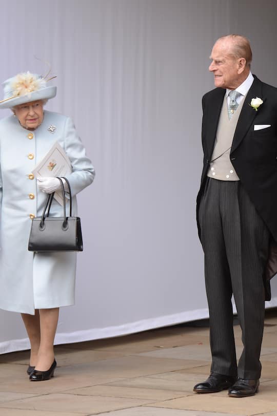 WINDSOR, ENGLAND - OCTOBER 12: Queen Elizabeth II and Prince Philip, Duke of Edinburgh attend the wedding of Princess Eugenie of York and Jack Brooksbank at St George's Chapel in Windsor Castle on October 12, 2018 in Windsor, England. (Photo by Pool/Samir Hussein/WireImage)