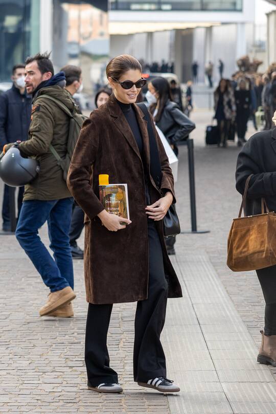 MILAN, ITALY - FEBRUARY 24: Kaia Gerber is seen during Milan Fashion Week Fall/Winter 2022/2023 on February 24, 2022 in Milan, Italy. (Photo by Arnold Jerocki/Getty Images)
