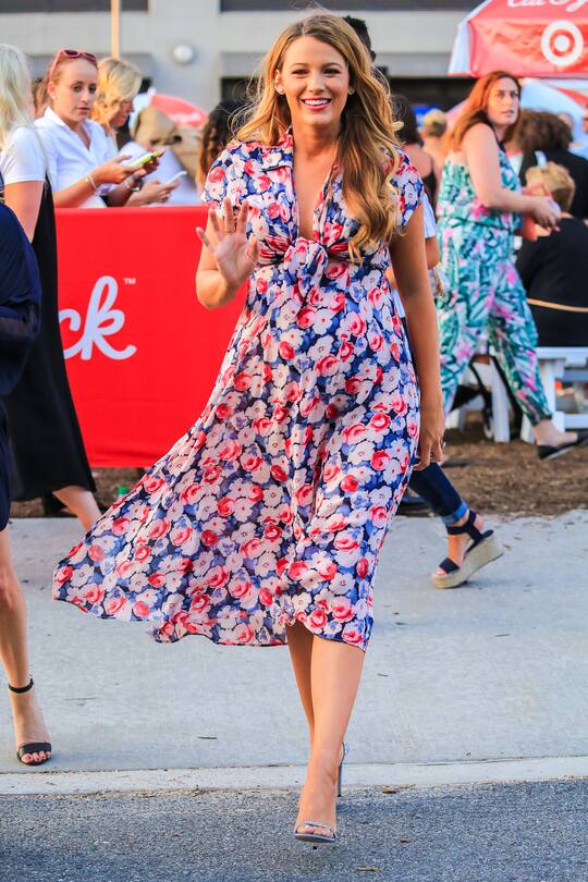 NEW YORK, NY - JULY 21: Blake Lively is seen at Brooklyn Bridge Park on July 21, 2016 in New York, New York. (Photo by Alessio Botticelli/GC Images)
