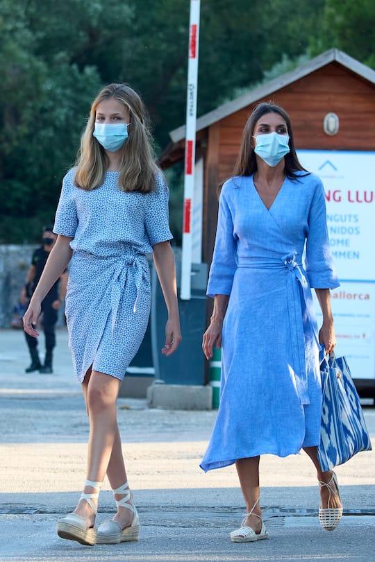 ESCORCA, SPAIN - AUGUST 04: Queen Letizia of Spain (R) and Crown Princess Leonor of Spain (L) visit the Interpretation Center of 'Sierra De Tramuntana' and the Lluc Sanctuary on August 04, 2021 in Escorca, Spain. (Photo by Carlos Alvarez/Getty Images)