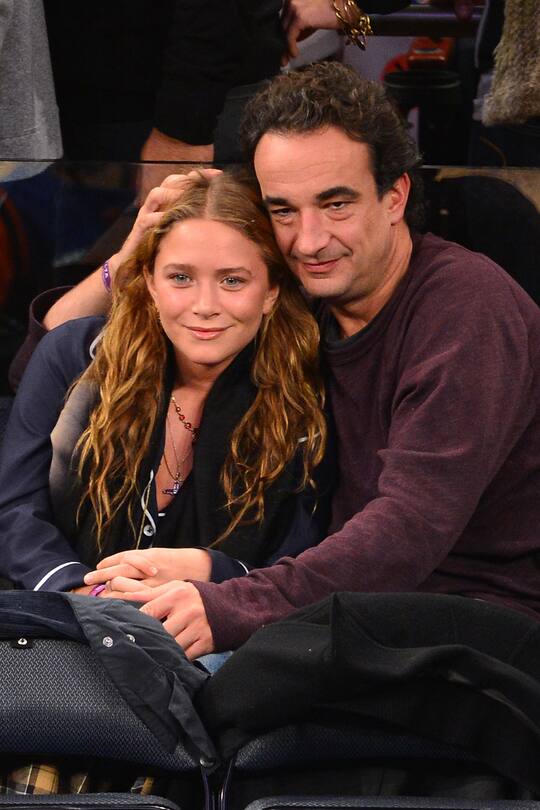Mary-Kate Olsen Olivier Sarkozy Basketball-Spiel turteln verliebt